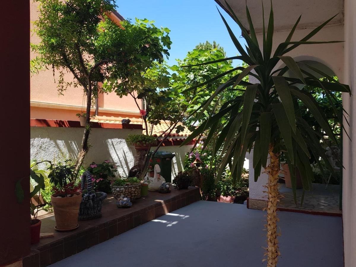 Apartments Varga Сен Екстериор снимка